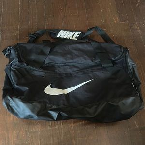 NIKE Brasilia Large Duffel Bag